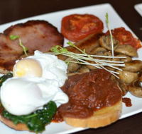 Paper Chase - Accommodation QLD