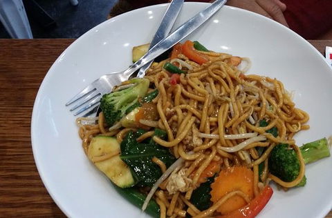 Darlo Thai - Accommodation QLD 0