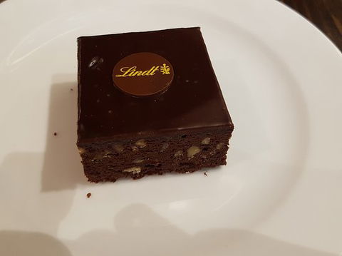 Lindt Chocolate Cafe - Accommodation QLD 0