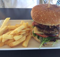 Jules by the Lake Cafe - Accommodation QLD