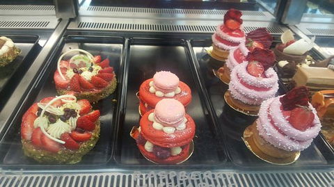 Black Toque Patisserie - Accommodation QLD 0