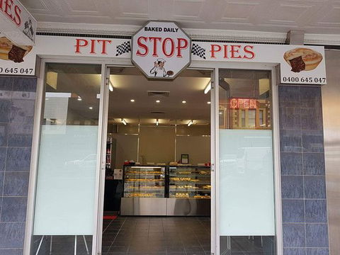 Pit Stop Pies - Accommodation QLD 0