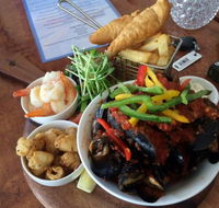 Sandy Cove Tavern - Accommodation QLD