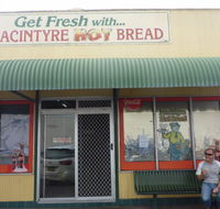 MacIntyre Hot Bread Shop - Accommodation QLD