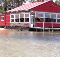 Quarterdeck - Accommodation QLD