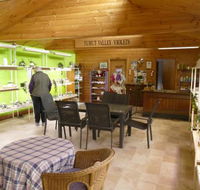 Tumut Valley Violets - Accommodation QLD