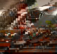 Black Oak - Accommodation QLD