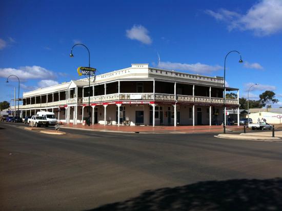 Cobar NSW Accommodation QLD