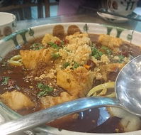 Yat Bun Tong - Accommodation QLD