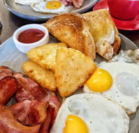 Caph's Restaurant  Cafe Bar - Accommodation QLD