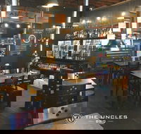 The Uncles BBQ - Accommodation QLD