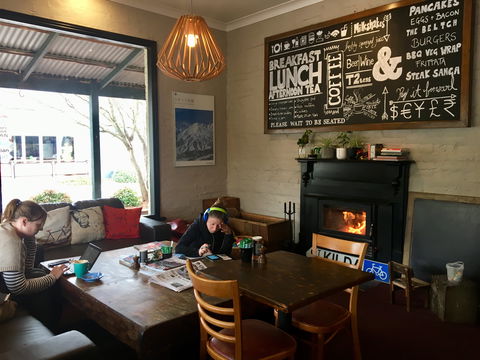 Blackbird Cafe - Accommodation QLD 1
