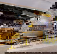Long Neck - Perth International Airport - Accommodation QLD