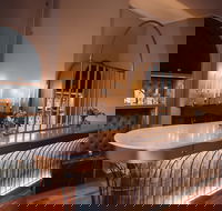 Sergeant Lok - Accommodation QLD