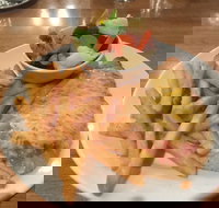 Bull and Bush - Accommodation QLD