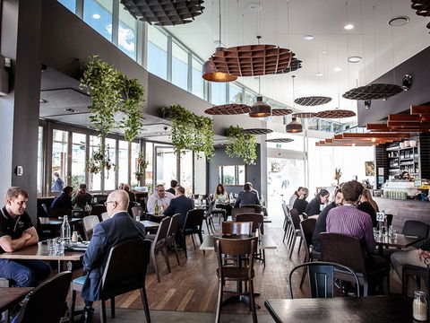 EQ Cafe And Lounge - Accommodation QLD 0
