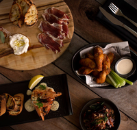 Walrus Social House - Accommodation QLD