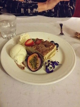 Anna's Restaurant - Accommodation QLD 0