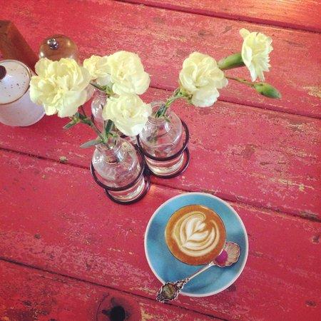 Favourite Chair Cafe - Accommodation QLD 0