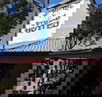 Magpie and Stump Hotel - Accommodation QLD