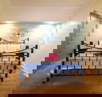 Naked Whisky Bar - Accommodation QLD