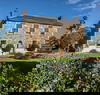Penny's Hill Cellar Door - Accommodation QLD