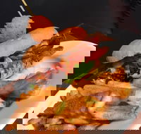 The Commercial Hotel - Accommodation QLD