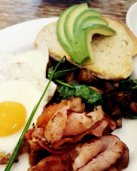 Benny's - Accommodation QLD 0