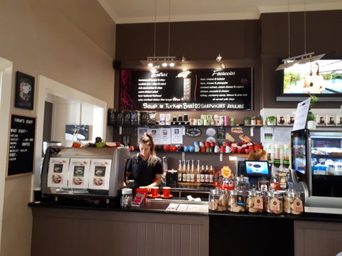 Helen's Coffee Lounge - Accommodation QLD 1