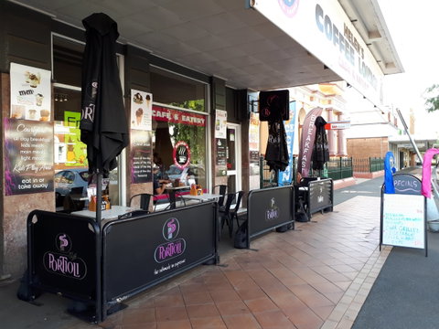 Helen's Coffee Lounge - Accommodation QLD 2