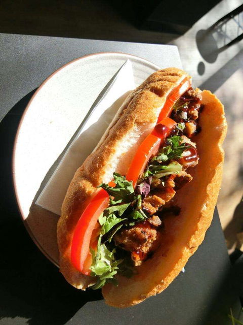 X WORD - Accommodation QLD 0