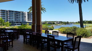 Signatures Restaurant and Bar