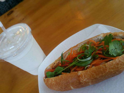 Three Mugs Canteen & Espresso - Accommodation QLD 0