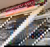 Lisa's Patisserie Cafe - Accommodation QLD