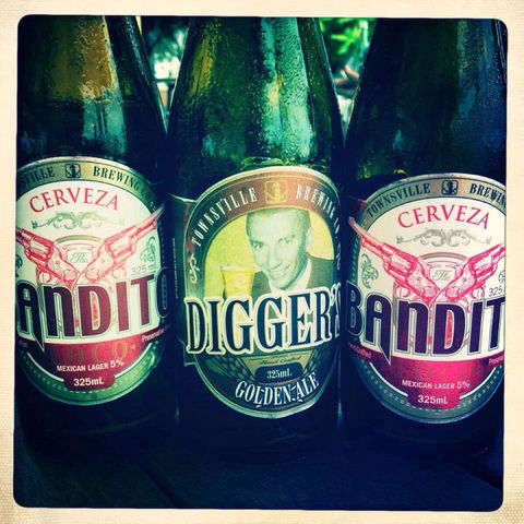 C Bar On The Strand - Accommodation QLD 0