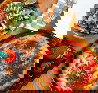 Harley and Rose - Accommodation QLD