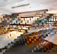 Rashays - Prairiewood - Accommodation QLD