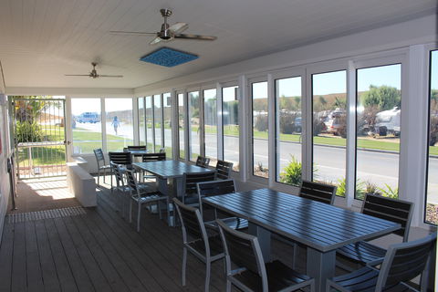 Bill's Bar - Ningaloo Coral Bay - Accommodation QLD 1