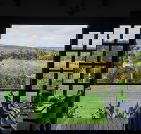 Black Swan Winery and Restaurant - Accommodation QLD
