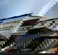 Albies Bar  Bistro - Accommodation QLD