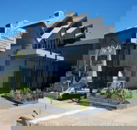 75 on Arthur at The Wellington Soldiers Memorial Club - Accommodation QLD