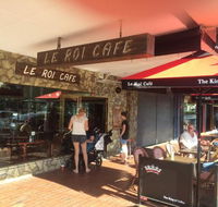 Le Roi Cafe - Accommodation QLD