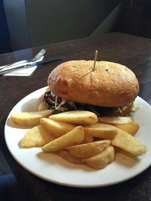 The Apple Tree Inn - Accommodation QLD 3