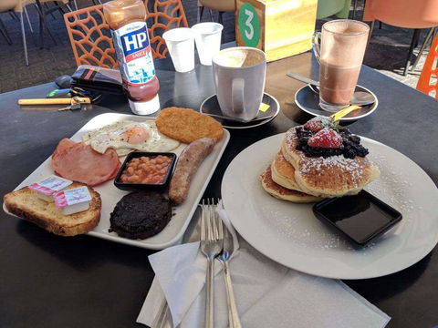 Chippy's Fish Cafe - Jindalee - Accommodation QLD 0