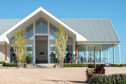 Artwine Cellar Door - Accommodation QLD 0