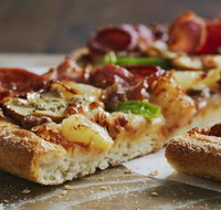 Domino's - Beaconsfield - Accommodation QLD