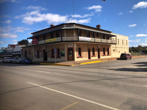 Harts Takeaway/Junction Hotel Peterborough - Accommodation QLD 0