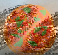 Deluxe Gourmet Pizza - Accommodation QLD