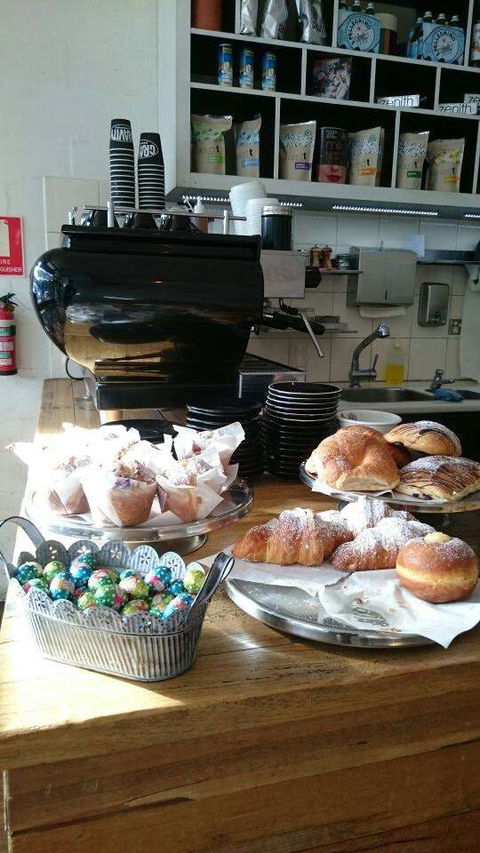 Izzi Caffetteria - Accommodation QLD 0