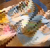 Poppy and Seed Bagelry - Accommodation QLD